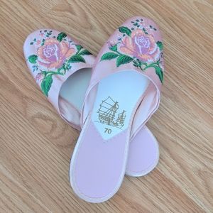 Rose slippers size